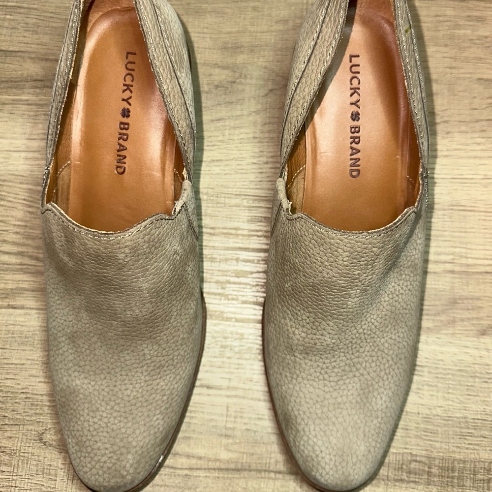 Lucky Brand Vennia Bootie Womens Size 8M Taupe Suede Slip on